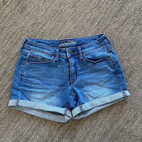 Universal Thread Jean Shorts - Picture 1 of 3